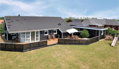 Four-Bedroom Holiday Home