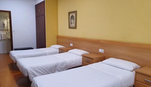 Quadruple Room with Private Bathroom