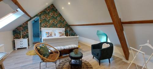 Deluxe Room (2 Adults + 1 Child)