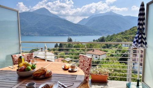 Apartment with Lake View