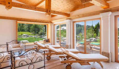 One-Bedroom Apartment with Garden View