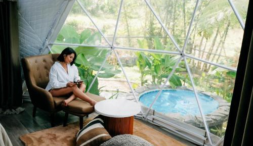 Peakway Dome 3 w/ Outdoor Jacuzzi