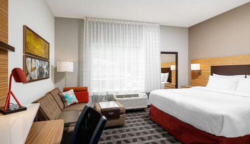 King Studio with Sofa Bed