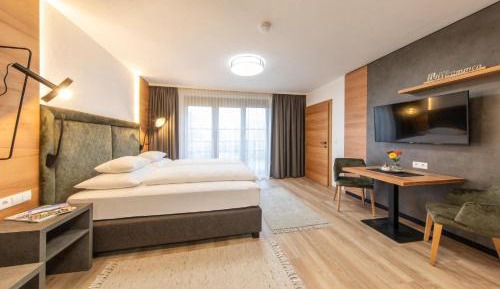 Suite with Mountain View
