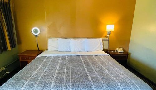 King Room - Non-Smoking