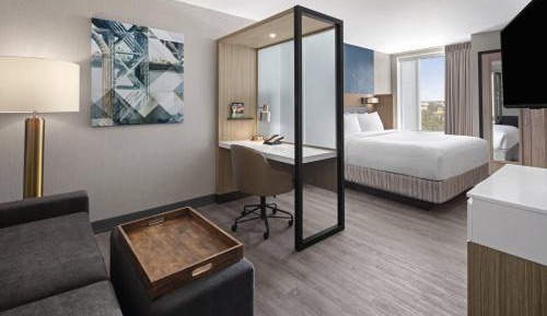 Guest room with 1 King, Trundle bed, City view