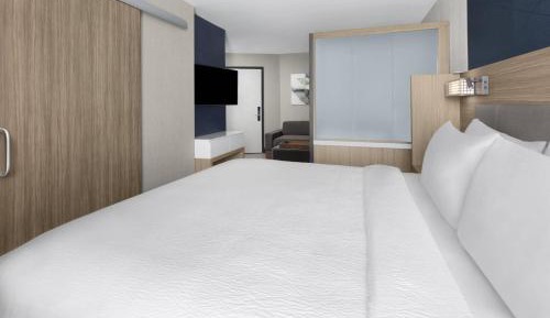King Studio Suite - Hearing Accessible