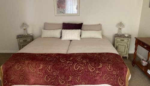 Deluxe King Suite