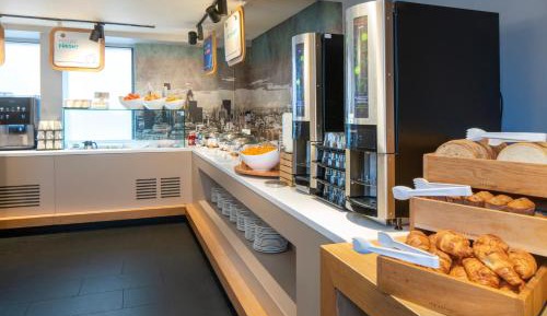 Standard Double Room with Free Hot Breakfast