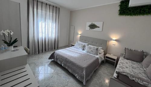 Deluxe Double Room with Extra Bed