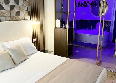 Suite with Spa Bath