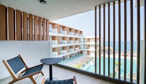 Dazzling Blue with Sea View