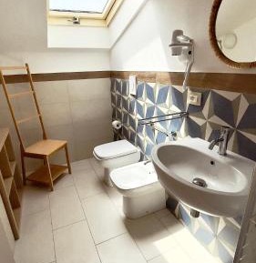 Deluxe Room (2 Adults + 1 Child)