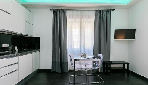 Deluxe Studio