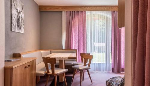 Superior One-Bedroom Apartment with Balcony