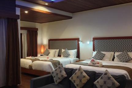 Deluxe Family Room