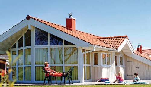 Three-Bedroom Holiday Home 