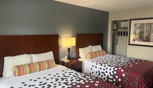 Queen Room with Two Queen Beds - Non-Smoking