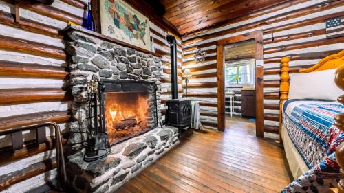 Sleepy Susan Cabin