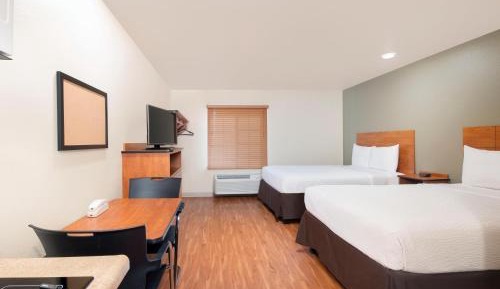 Standard Queen Room with Two Queen Beds - Non-Smoking