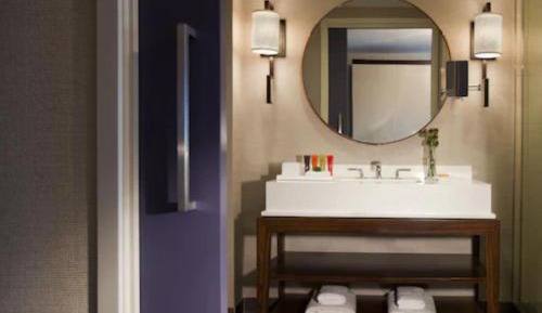 Essential King Room