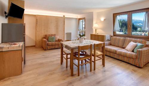 Superior One-Bedroom Apartment with Balcony