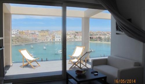 One-Bedroom Apartment with Sea View - Top Floor