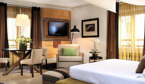 Deluxe Suite