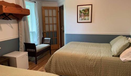 Quadruple Room with Private Bathroom