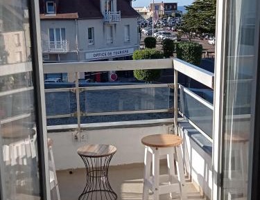 Studio Apartment with Sea View
