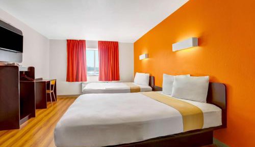Queen Room with Two Queen Beds - Non-Smoking