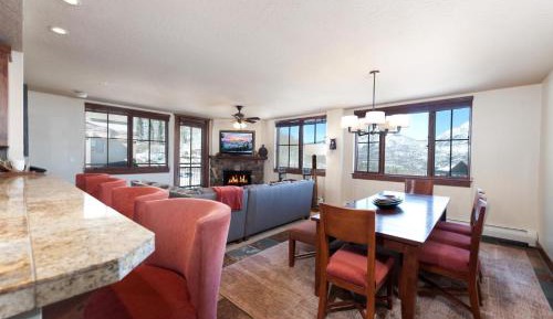 Four-Bedroom Apartment