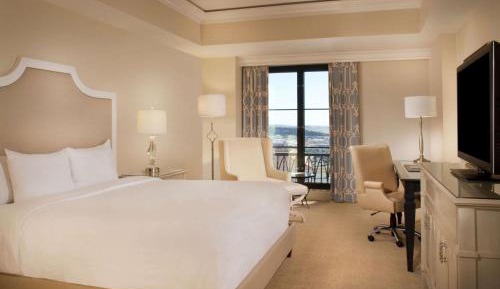 Standard King Room - Non-Smoking 