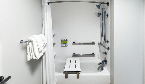 Studio King Suite with Mobility Accessible Tub - Non-Smoking