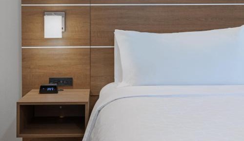 Standard King Room with Roll-In Shower - Communications Access