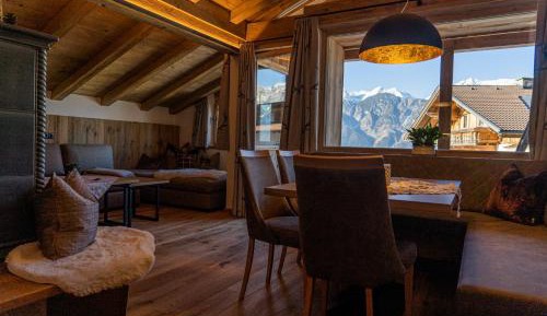 Apartment with Mountain View