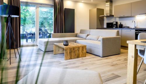 Apartment with Mountain View