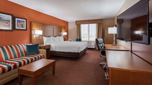 King Suite with Sofa Bed