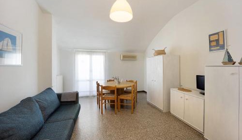 Superior One-Bedroom Apartment