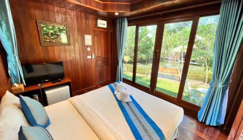 Double Room with Lake View