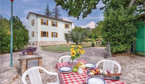 Three-Bedroom Holiday Home 