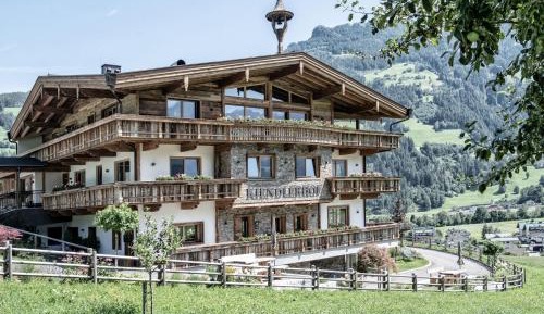 One-Bedroom Holiday Home