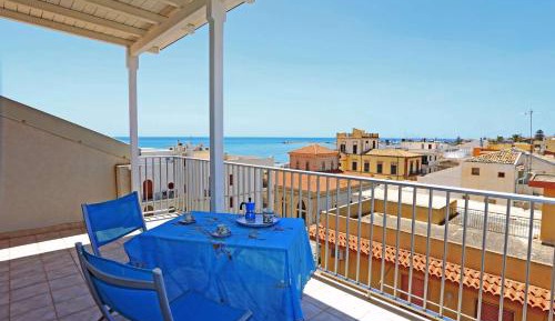 Apartment with Terrace and Sea View