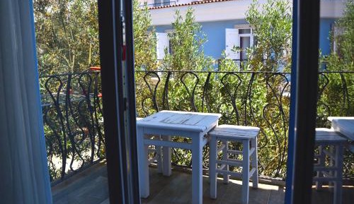 Apartment with Garden View