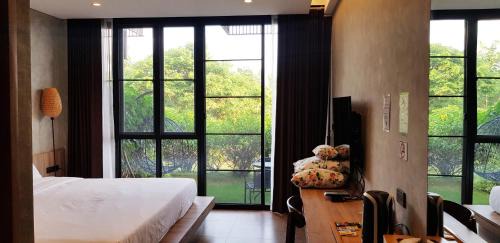 King Room with Garden View
