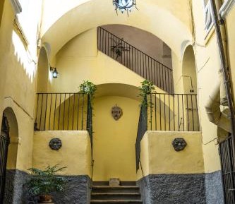 Studio with Balcony (3 Adults) 
