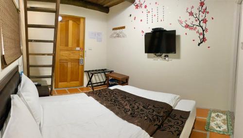 Quadruple Room with Private Bathroom