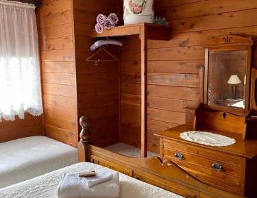 Deluxe Double Room (2 Adults + 1 Child)