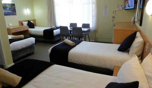 Family Room (5 Adults)
