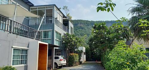 Three-Bedroom Townhouse